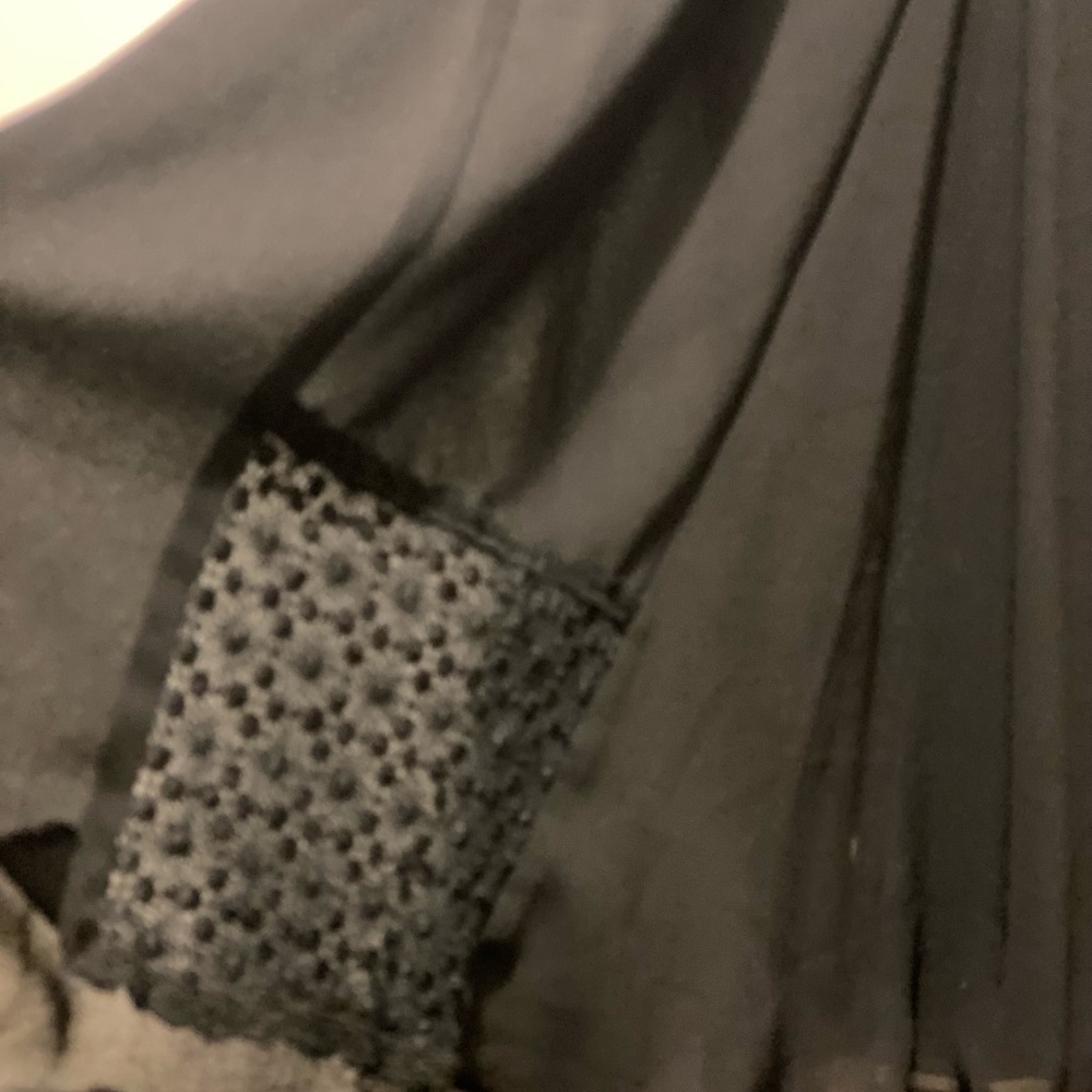 Chic Black Maxi Skirt for Women - Picture 2 of 4